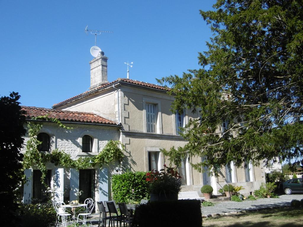 Les 2 Madeleine Bed & Breakfast Saint-Saturnin-du-Bois Exterior photo