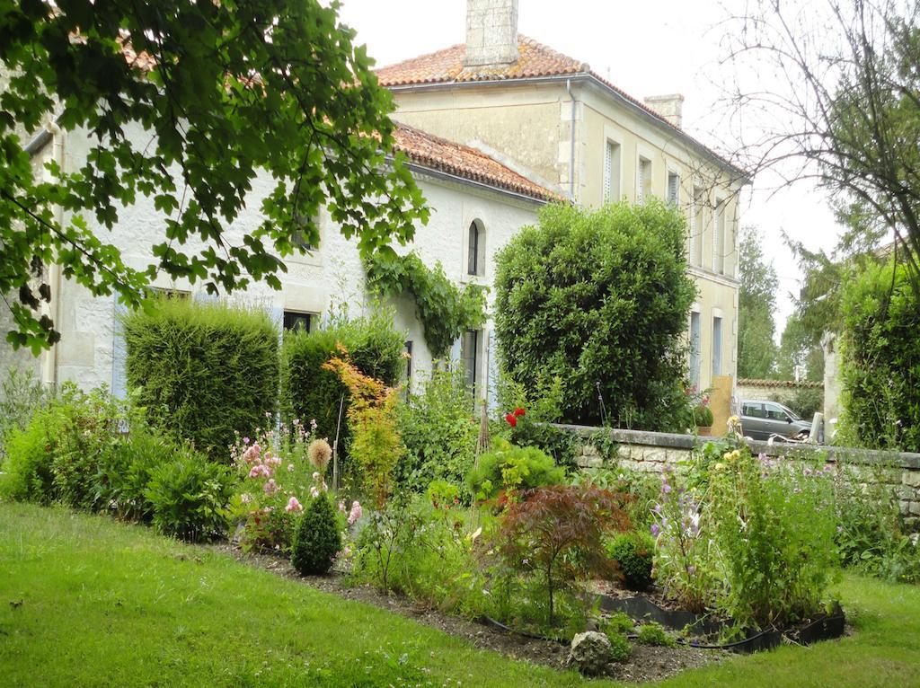 Les 2 Madeleine Bed & Breakfast Saint-Saturnin-du-Bois Exterior photo