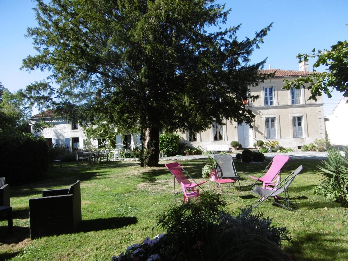 Les 2 Madeleine Bed & Breakfast Saint-Saturnin-du-Bois Exterior photo