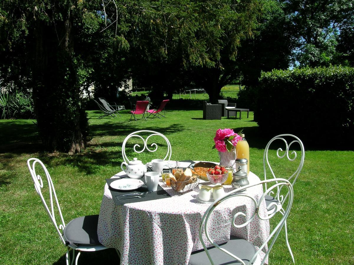 Les 2 Madeleine Bed & Breakfast Saint-Saturnin-du-Bois Exterior photo