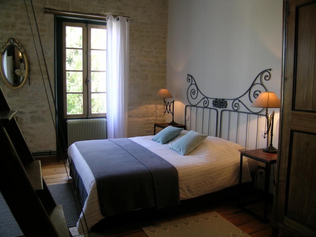 Les 2 Madeleine Bed & Breakfast Saint-Saturnin-du-Bois Exterior photo