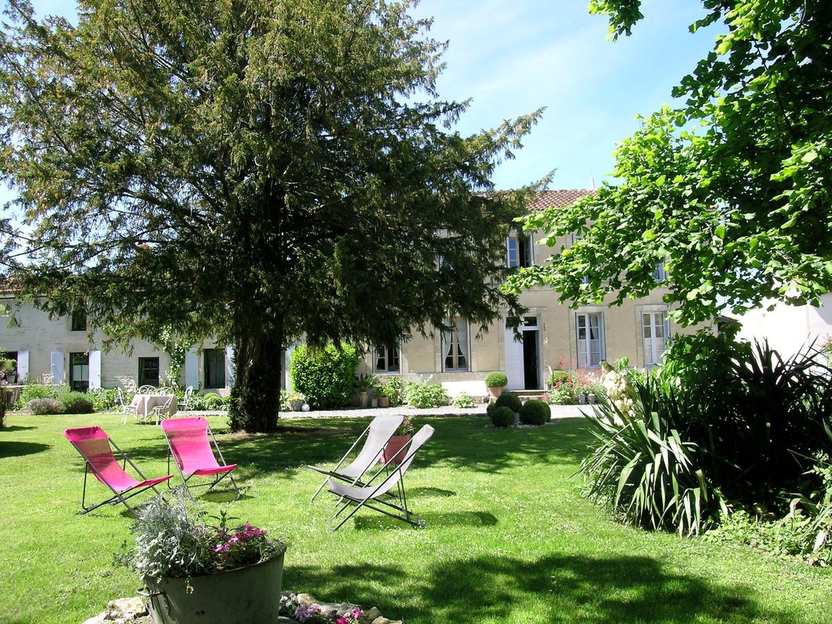 Les 2 Madeleine Bed & Breakfast Saint-Saturnin-du-Bois Exterior photo