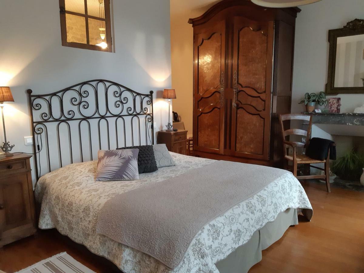Les 2 Madeleine Bed & Breakfast Saint-Saturnin-du-Bois Exterior photo