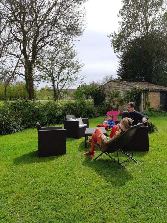 Les 2 Madeleine Bed & Breakfast Saint-Saturnin-du-Bois Exterior photo