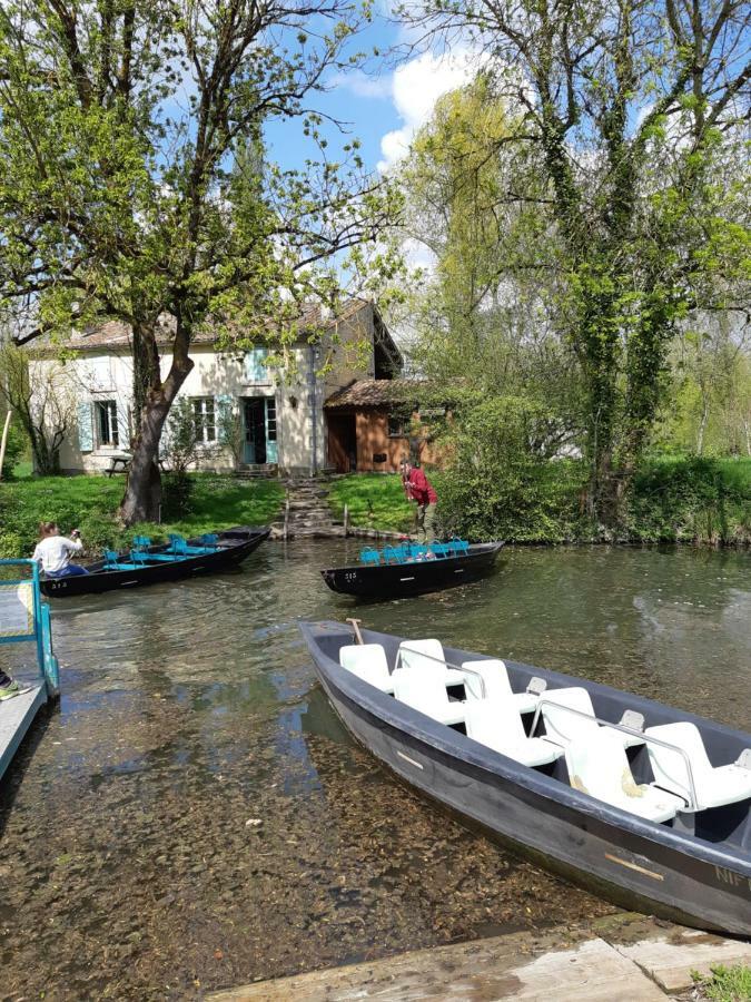 Les 2 Madeleine Bed & Breakfast Saint-Saturnin-du-Bois Exterior photo